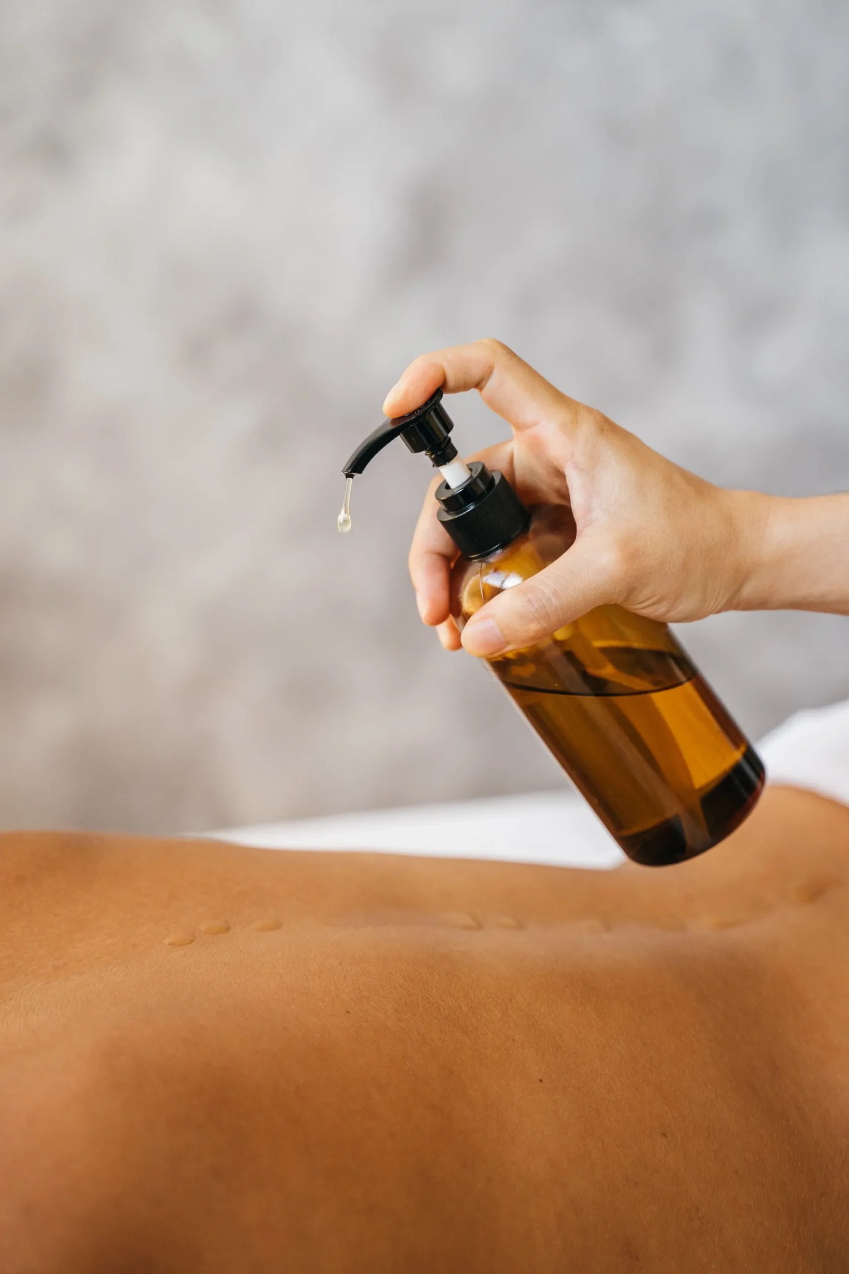 Body Oil: What It Actually Does for Your Skin